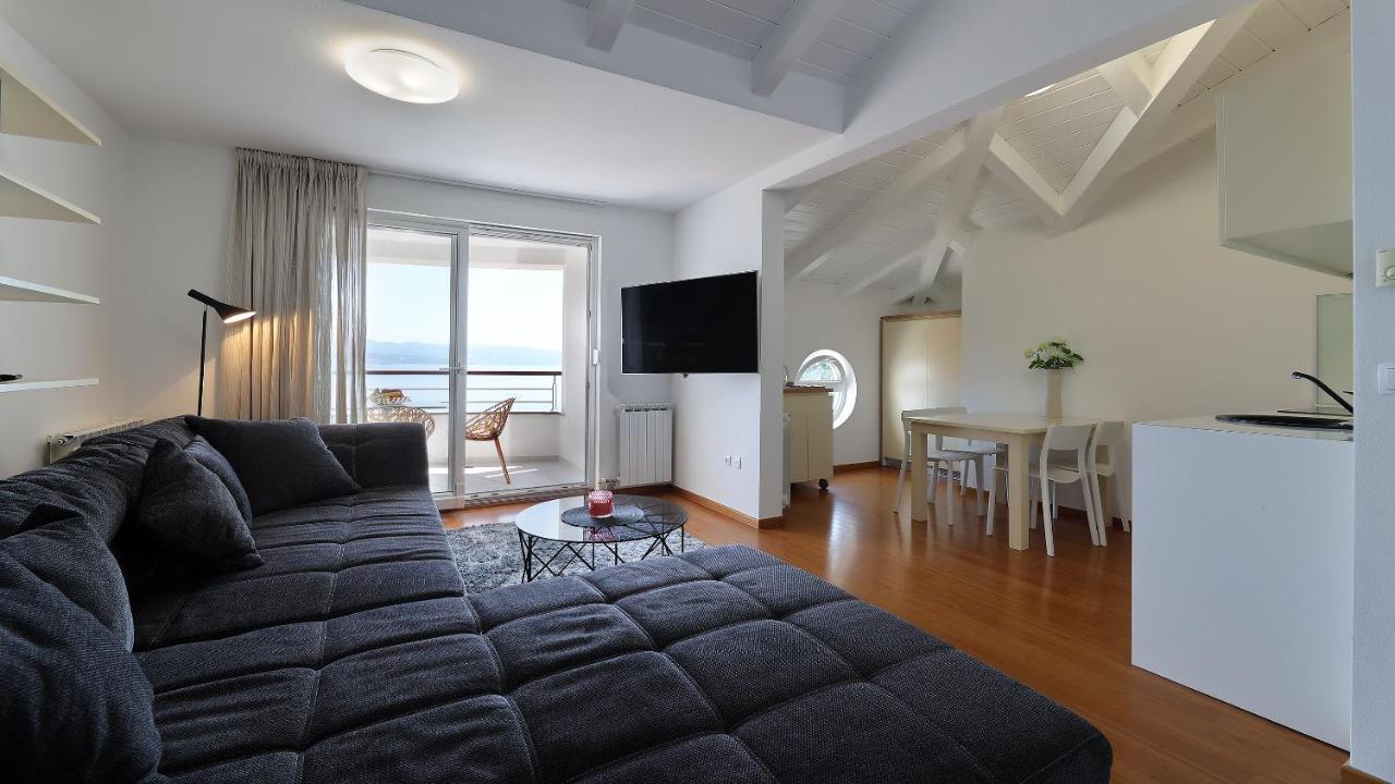 Sea View Apartment In Ičići 외부 사진